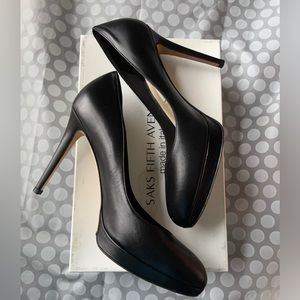NIB SAKS FIFTH AVENUE PUMPS